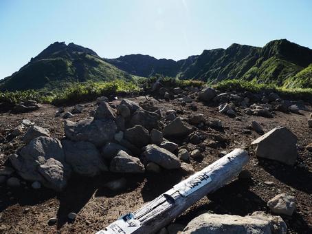 鳥海山外輪山・文殊岳山頂 鳥海山外輪山・文殊岳山頂 文殊岳,鳥海山,外輪山の写真素材