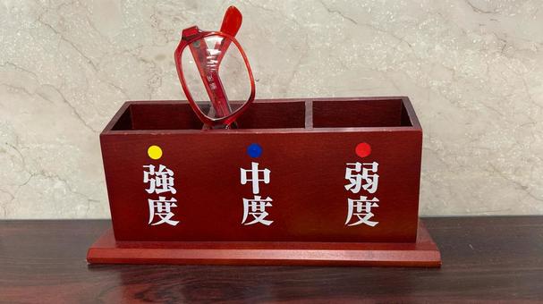役所などにあるメガネ 役所などにあるメガネ メガネ,老眼,老眼鏡の写真素材