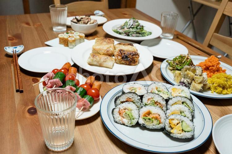 食べ物素材　日常の晩ご飯のイメージ素材 ライフスタイル,家庭,家族の写真素材