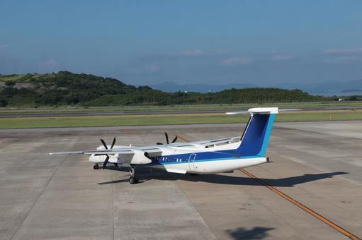 長崎空港周辺に広がる明るい午前の雰囲気 長崎空港周辺に広がる明るい午前の雰囲気 飛行機,航空機,旅客機の写真素材