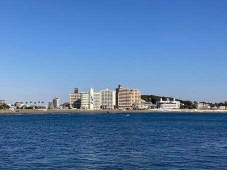 湘南港から眺める腰越・鎌倉方面と青い空 神奈川県,藤沢市,湘南の写真素材