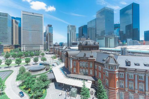 東京駅舎と高層ビル群 東京駅舎と高層ビル群 八重洲,東京駅舎,丸の内の写真素材