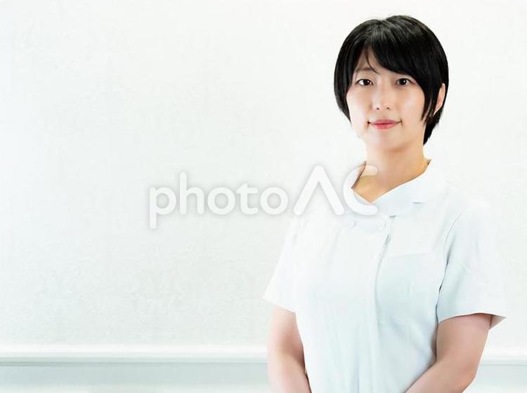 06：看護師のアップ【白バック】 ナース,看護師,看護婦の写真素材
