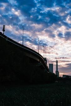 境界線 空,夕空,夕方の写真素材