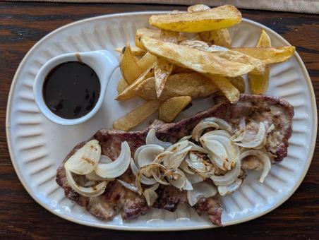 豚肉ステーキ 豚肉ステーキ 豚肉,ステーキ,ポテトの写真素材