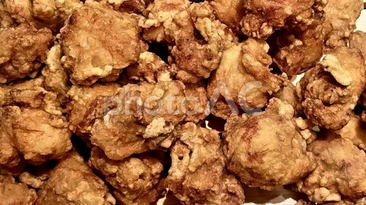 大量の鶏唐揚げ 唐揚げ,から揚げ,たくさんの写真素材