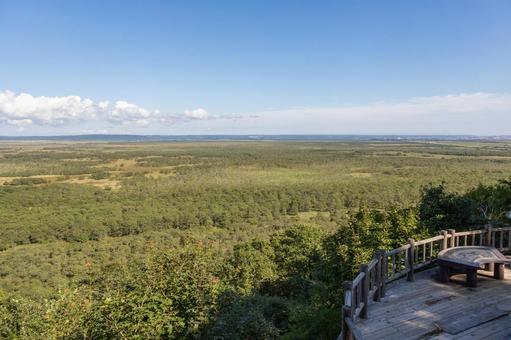 緑豊かな夏の釧路湿原北斗展望台の景色 緑豊かな夏の釧路湿原北斗展望台の景色の写真