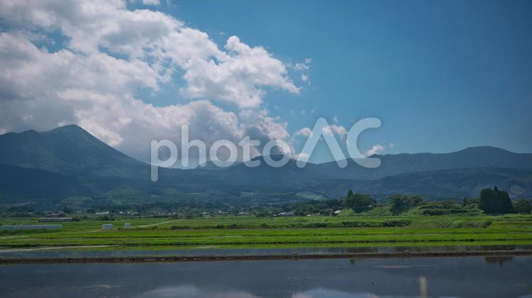 宮崎県と鹿児島県にまたがる霧島連山 宮崎県,鹿児島県,霧島連山の写真素材