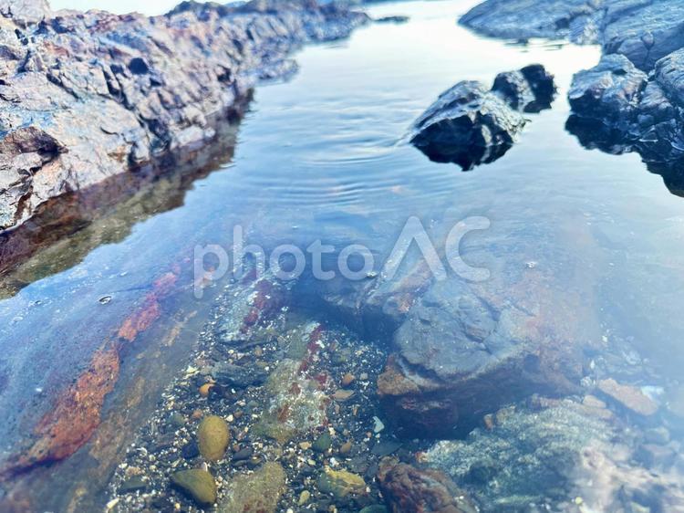 海岸　夏の海　磯 海,景色,岩の写真素材