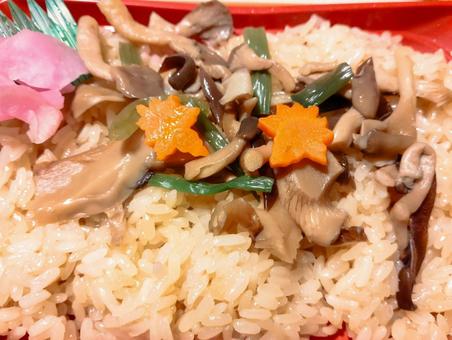 秋の味覚ごはん 秋の味覚ごはん 炊き込みご飯,お惣菜,お弁当の写真素材