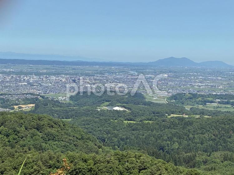 弥彦山と長岡市そして佐渡島 弥彦山,長岡市,佐渡島の写真素材