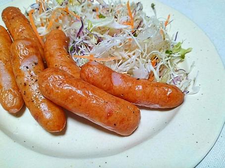 黒胡椒の粗挽きソーセージ ソーセージ,ウィンナー,フランクフルトの写真素材