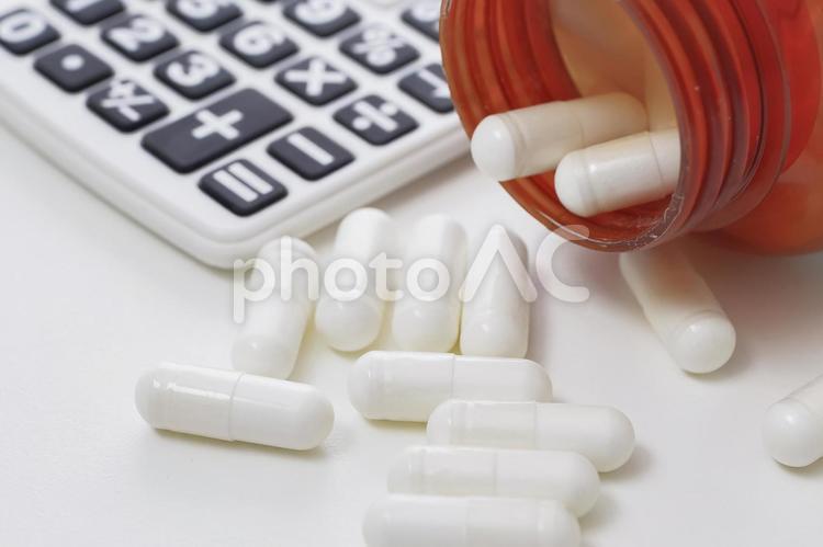 医療費と薬代のイメージ 医療費,薬代,薬の写真素材