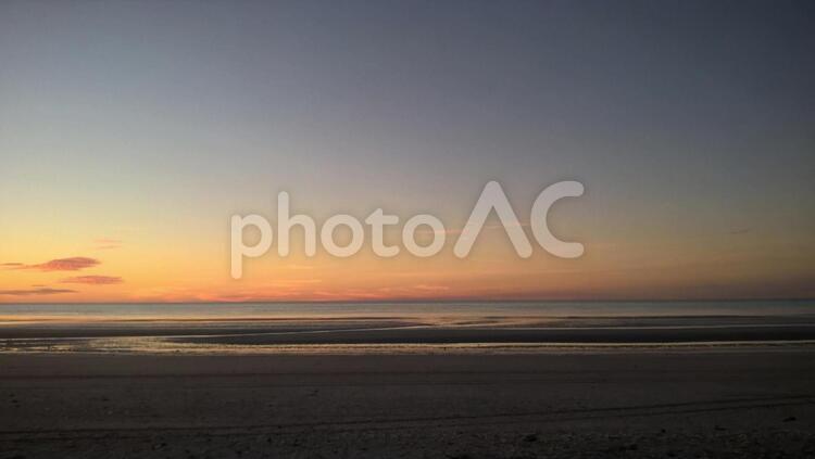 夕暮れのビーチ 夕暮れ,ビーチ,夕方の写真素材