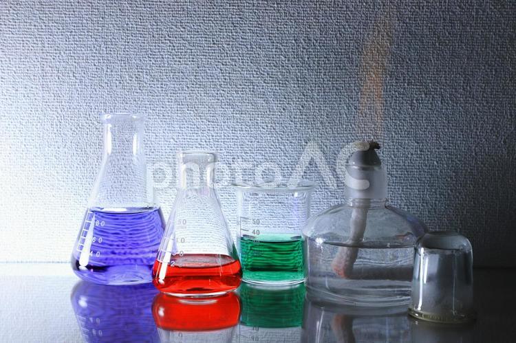 実験器具　シリーズ４ 実験器具,アルコールランプ,三角フラスコの写真素材