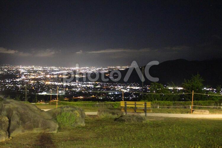 姨捨の夜景 デート,ベンチ,夜の写真素材