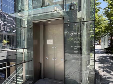 エレベーター エレベーター エレベーター,オフィス街,街並みの写真素材