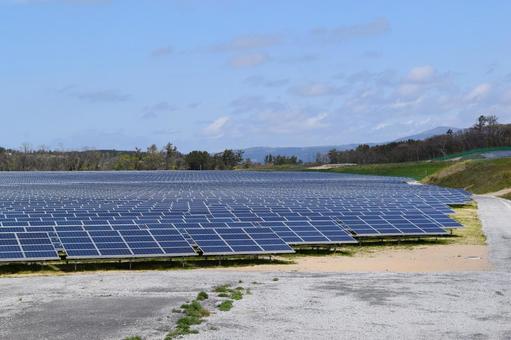 大量のソーラーパネル 発電,発電所,ソーラーパネルの写真素材