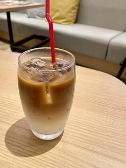 アイスカフェオレ アイスカフェオレ コーヒー,アイス,カフェの写真素材
