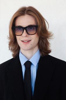 笑顔のサングラス男性 男性,外国人,ビジネスの写真素材