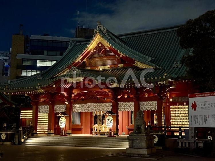 神田明神　夜の御神殿 鉄筋コンクリート,御神殿,朱漆塗の写真素材