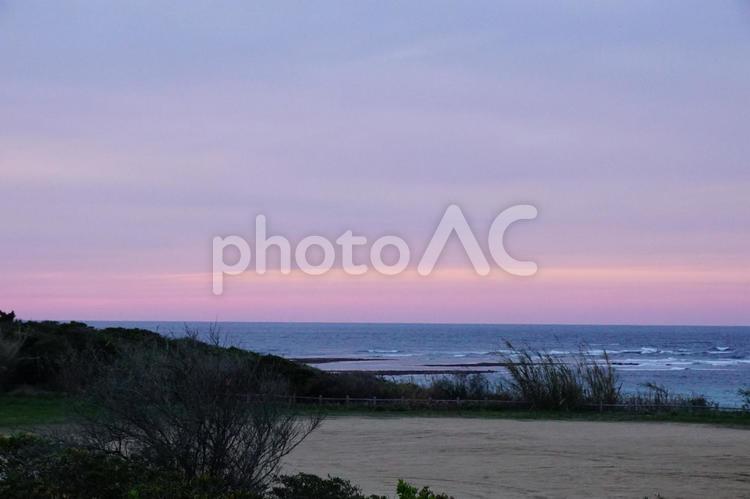 夕暮れの海辺 夕暮れ,日没,海の写真素材
