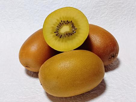 ゴールドキウイ ゴールドキウイ,キウイフルーツ,果物の写真素材