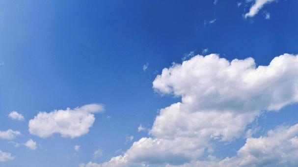 澄み渡る青空と白い雲 澄み渡る青空と白い雲 雲,空,自然の写真素材