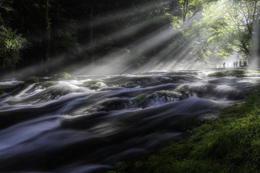 熊本-【菊池渓谷の光芒】 熊本,菊池渓谷,川の写真素材