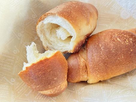 塩バターロールパン パン,ロールパン,塩パンの写真素材