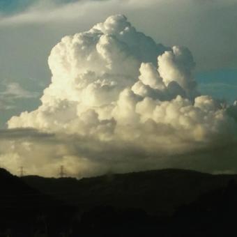大きい雲 大きい雲の写真