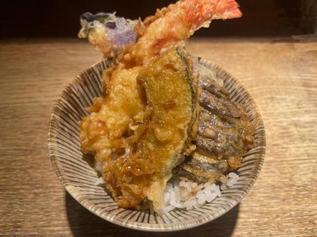 ミニ海老天丼 ミニ海老天丼の写真