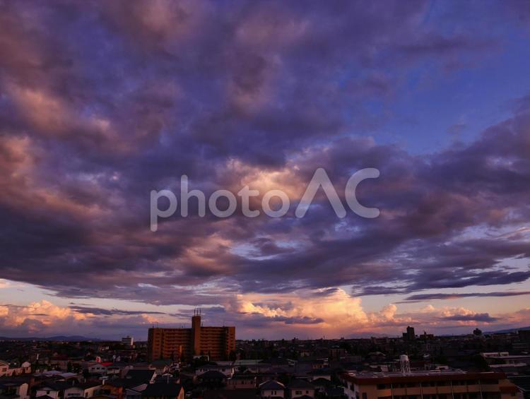 夕暮れ 空,夕暮れ,夕方の写真素材