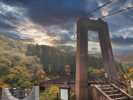 秋の希望大橋 希望大橋,ダム湖,河川の写真素材