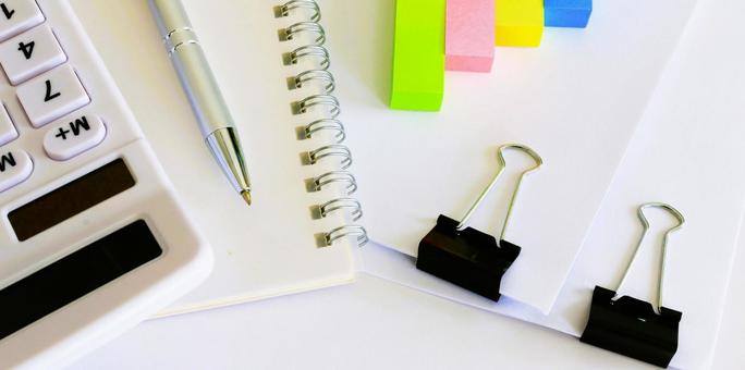 ビジネスイメージ 書類作成 デスクワーク ビジネスイメージ 書類作成 デスクワーク ビジネスイメージ,デスクワーク,書類作成の写真素材