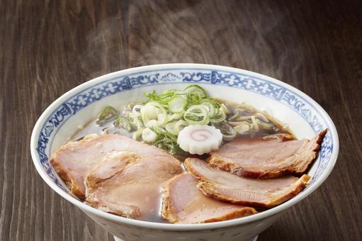 濃厚しょうゆラーメン 濃厚しょうゆラーメンの写真