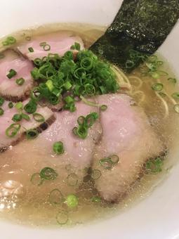 鶏清湯ラーメン 鶏清湯ラーメンの写真