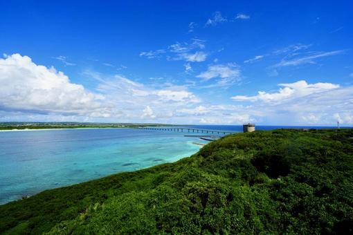 竜宮城展望台から望む宮古島の絶景 竜宮城展望台から望む宮古島の絶景の写真