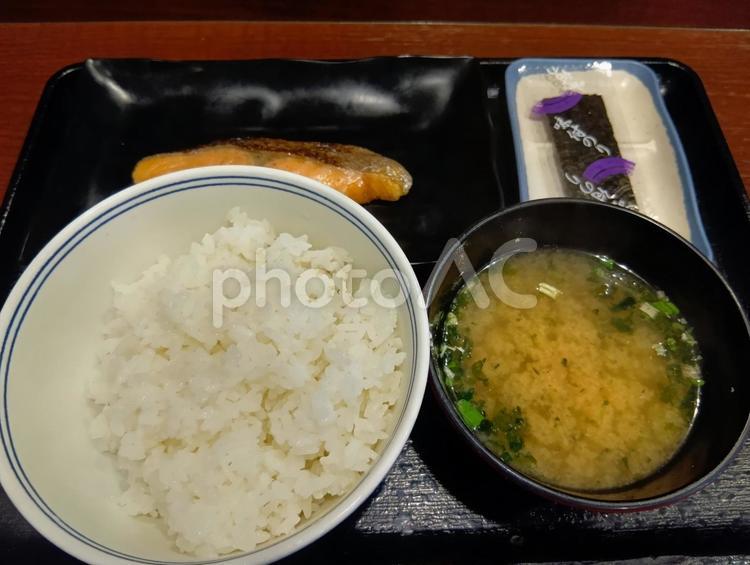 焼き鮭　定食　セット　朝食　モーニング 焼き鮭,定食,セットの写真素材