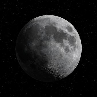 満月が輝く夜空 満月が輝く夜空の写真