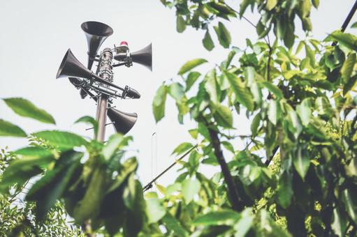 緑の中の防災無線 防災無線,屋外,空の写真素材