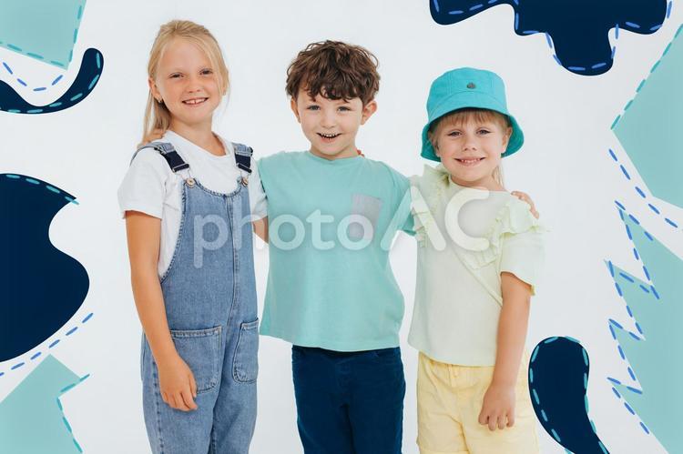 仲良しの男女3人と点線イラスト 男女,女の子,男の子の写真素材
