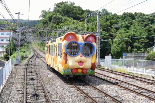 宝山寺・生駒山上方面からきたケーブルカー 宝山寺・生駒山上方面からきたケーブルカー 生駒ケーブル,ケーブルカー,ミケの写真素材