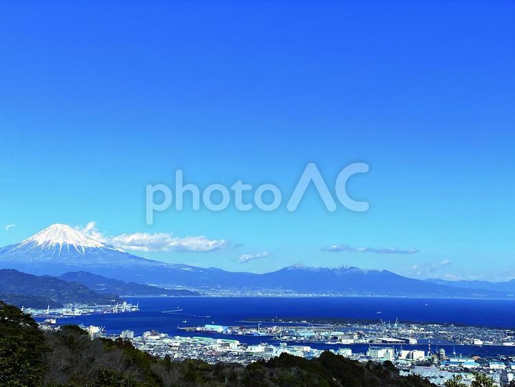 富士山と港町の風景 富士山,富士,駿河湾の写真素材