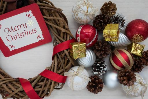 クリスマス　リースとオーナメント クリスマス,オーナメント,グリーティングカードの写真素材