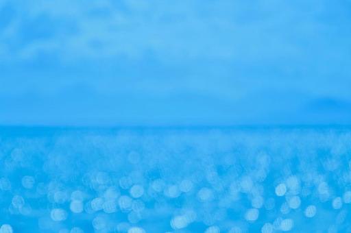 夏の海の水平線と玉ボケ 夏の海,水平線,玉ボケの写真素材