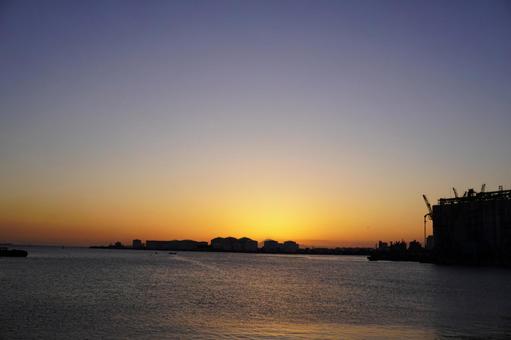 千葉みなとの夕景 千葉みなと,夕景,日暮れの写真素材