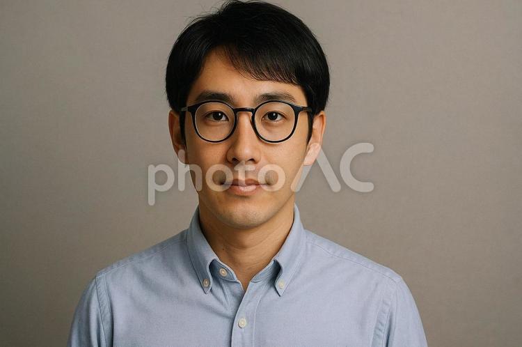知的カジュアルな黒縁メガネの日本人男性 男性,日本人,黒縁メガネの写真素材