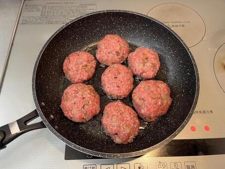 手作りハンバーグ 食事,ハンバーグ,ひき肉の写真素材