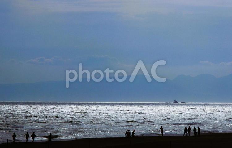 湘南・海辺のシルエット 湘南,鵠沼海岸,海の写真素材
